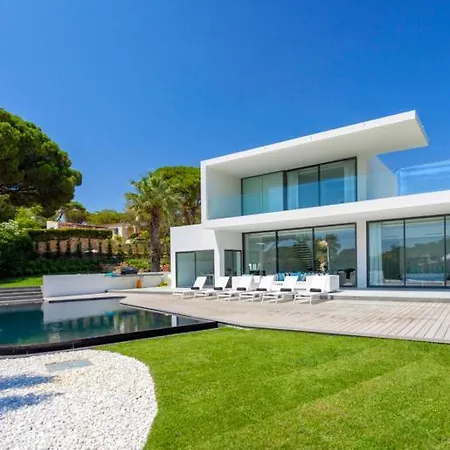 Sleeps 8 Pool Air Con Wifi *